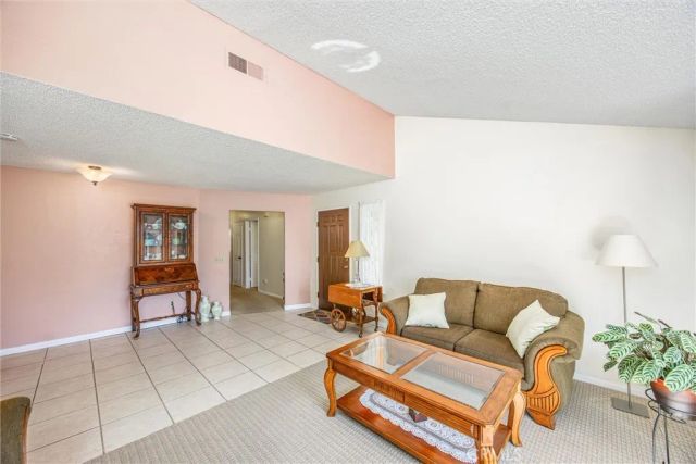6371 Almond Valley, Quartz Hill, CA 93536