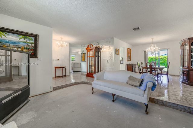 13131 SW 5th St, Miami, FL 33184