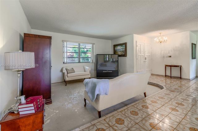 13131 SW 5th St, Miami, FL 33184