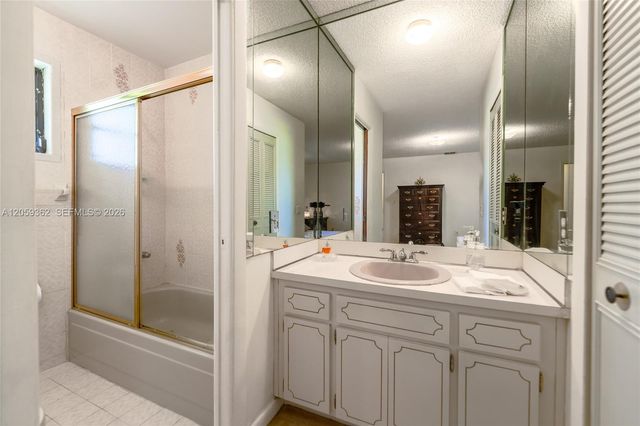 13131 SW 5th St, Miami, FL 33184