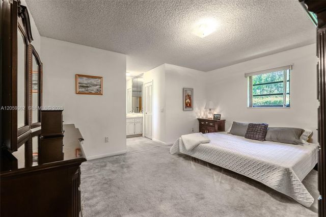 13131 SW 5th St, Miami, FL 33184