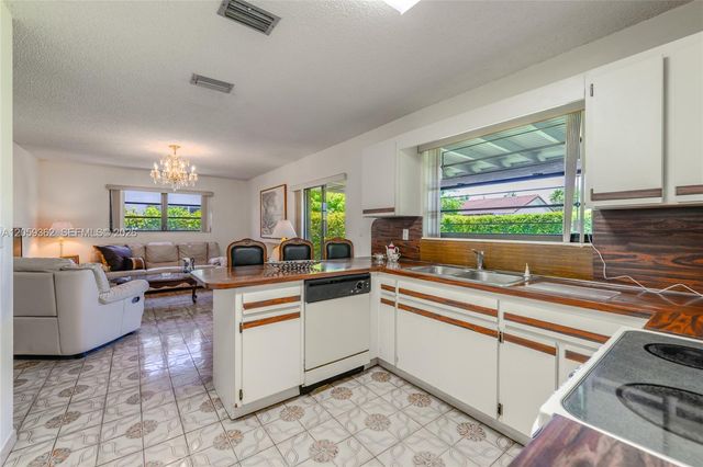13131 SW 5th St, Miami, FL 33184