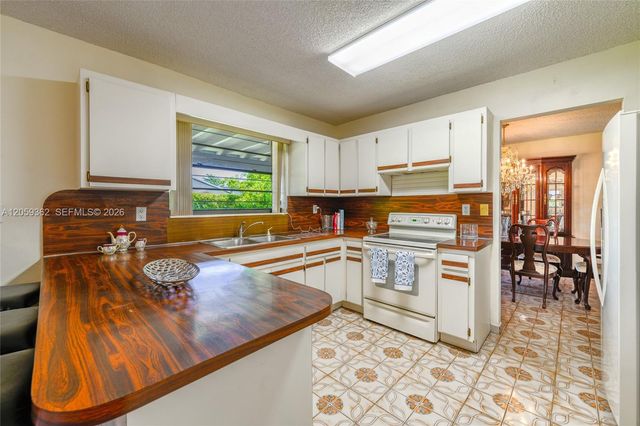 13131 SW 5th St, Miami, FL 33184