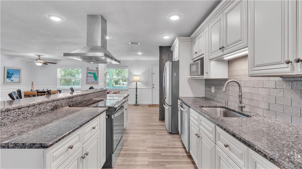 Image 13 of property listing at 11308 W AMERINDIAN COURT, Crystal River, FL 34429