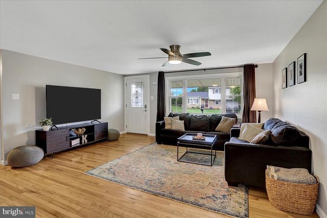 6039 EDWARD DRIVE, Mechanicsburg, PA 17050