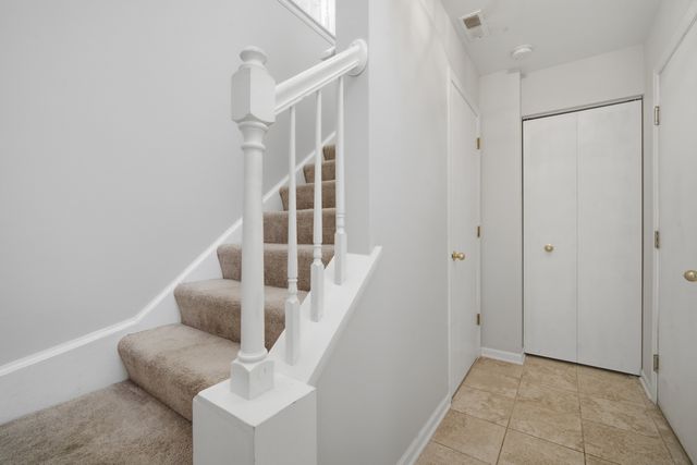 1911 N Silver Lake Road, Arlington Heights, IL 60004