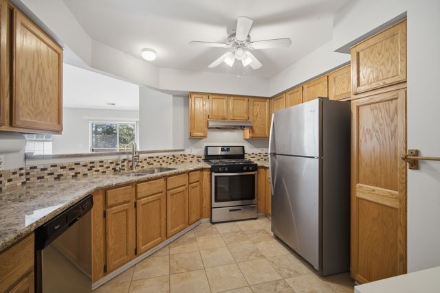 1911 N Silver Lake Road, Arlington Heights, IL 60004