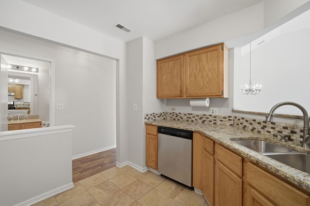1911 N Silver Lake Road, Arlington Heights, IL 60004