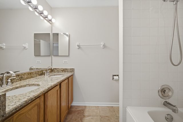 1911 N Silver Lake Road, Arlington Heights, IL 60004