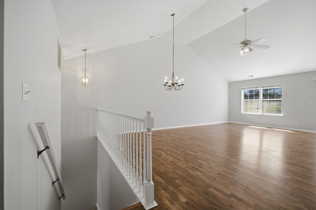 1911 N Silver Lake Road, Arlington Heights, IL 60004