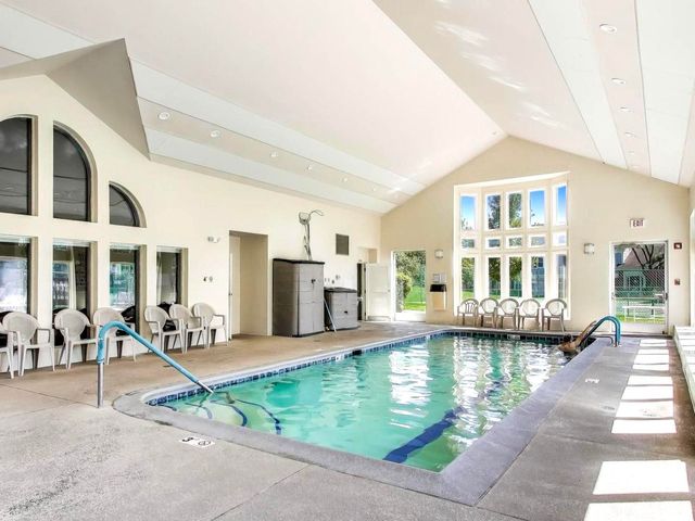 1911 N Silver Lake Road, Arlington Heights, IL 60004