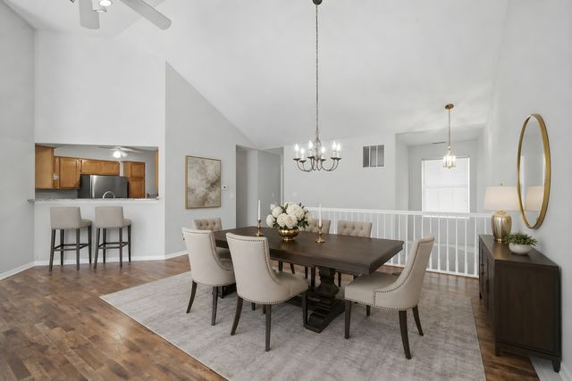 1911 N Silver Lake Road, Arlington Heights, IL 60004