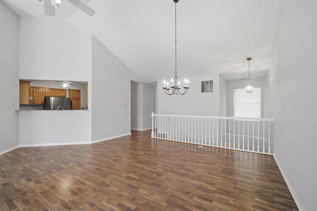 1911 N Silver Lake Road, Arlington Heights, IL 60004