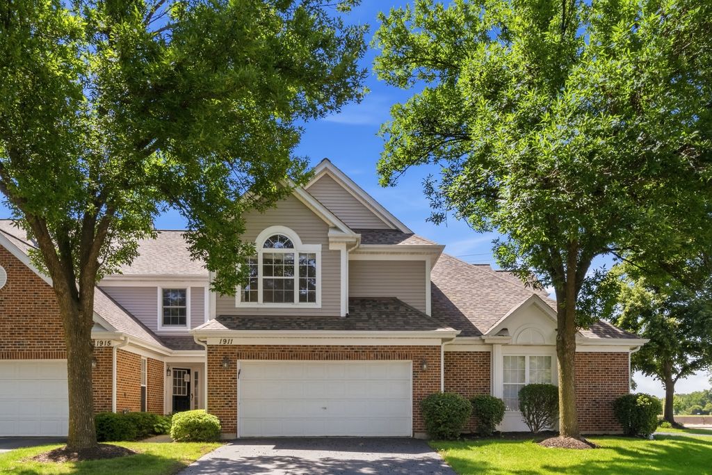 1911 N Silver Lake Road, Arlington Heights, IL 60004