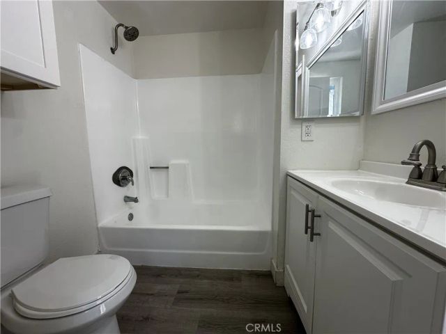 710 W Washington 200, Santa Ana, CA 92706