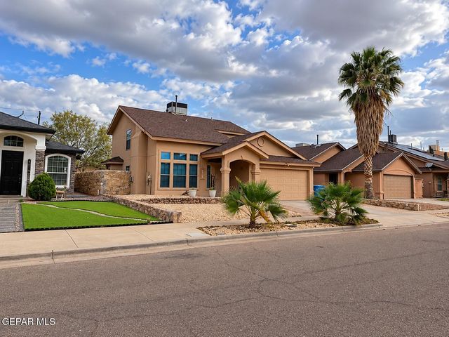 10200 Montreal Circle, Socorro, TX 79927