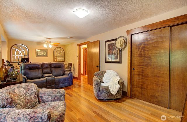 9304 NE 25th Court, Vancouver, WA 98665