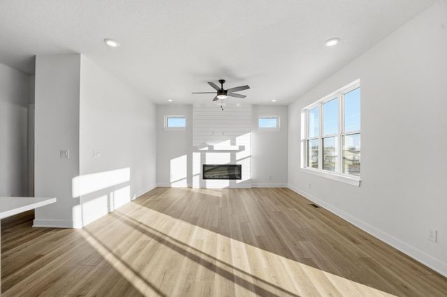 706 Plainside Avenue, Norwalk, IA 50211