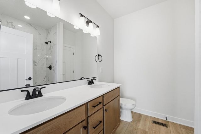 706 Plainside Avenue, Norwalk, IA 50211