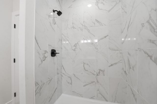 706 Plainside Avenue, Norwalk, IA 50211