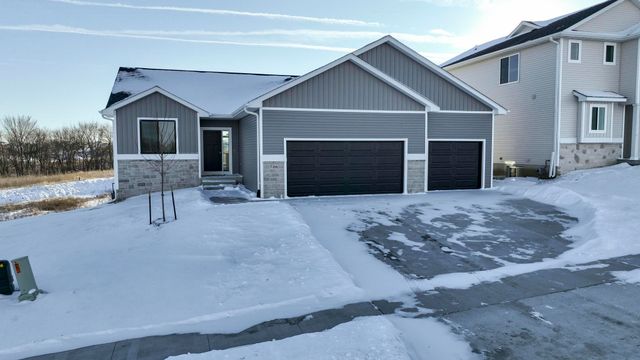 706 Plainside Avenue, Norwalk, IA 50211