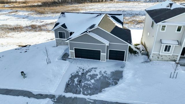 706 Plainside Avenue, Norwalk, IA 50211