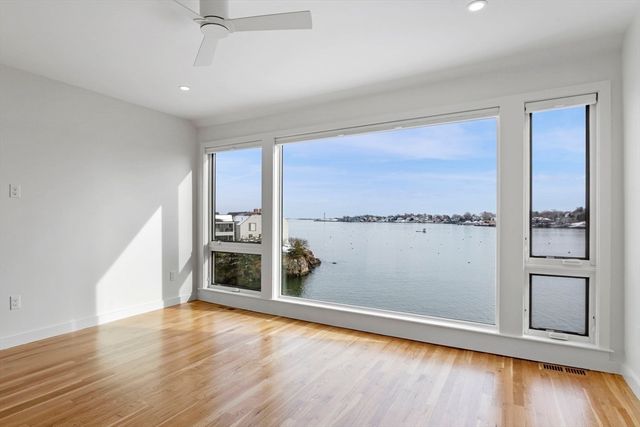 34 Constitution Way D, Marblehead, MA 01945