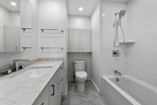 34 Constitution Way D, Marblehead, MA 01945