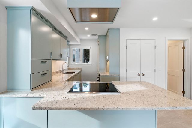 34 Constitution Way D, Marblehead, MA 01945