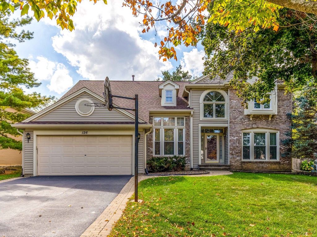 126 S Fiore Parkway, Vernon Hills, IL 60061