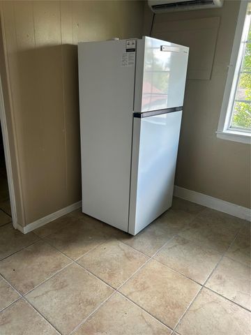 4005 Irvington Boulevard 6, Houston, TX 77009