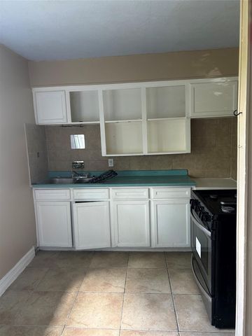 4005 Irvington Boulevard 6, Houston, TX 77009