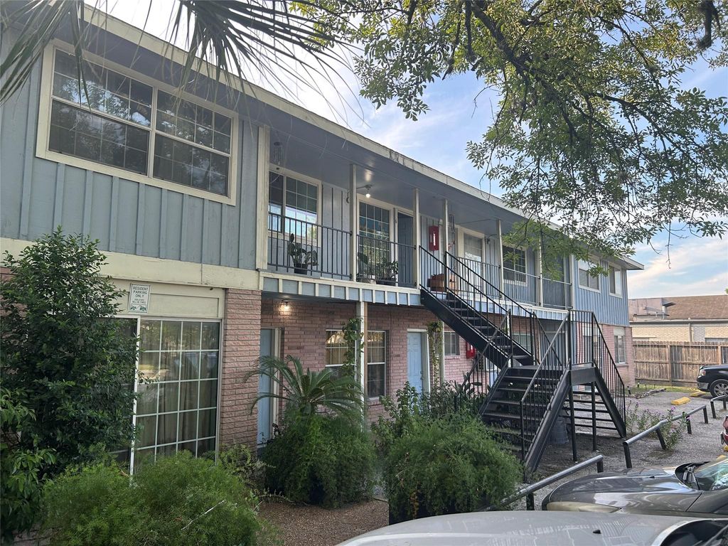 4005 Irvington Boulevard 6, Houston, TX 77009