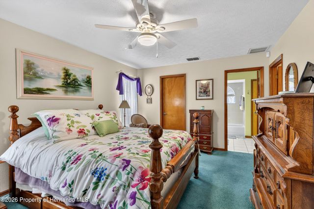 6336 Alderwood Street, Spring Hill, FL 34606