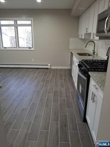 125 E Central Boulevard 1ST FLOOR, Palisades Park, NJ 07650