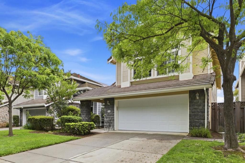 Image 4 of property listing at 17515 Montoya Circle, Morgan Hill, CA 95037
