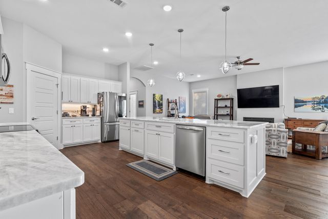 7 Adoracion Place, Hot Springs Village, AR 71909