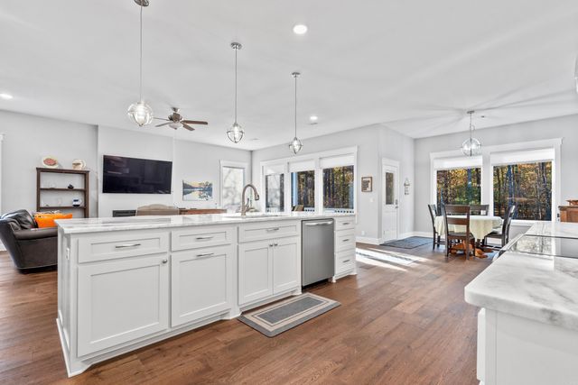 7 Adoracion Place, Hot Springs Village, AR 71909