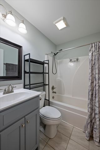 406 Hobbs Dr, White House, TN 37188