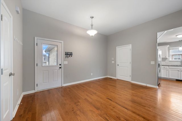 406 Hobbs Dr, White House, TN 37188