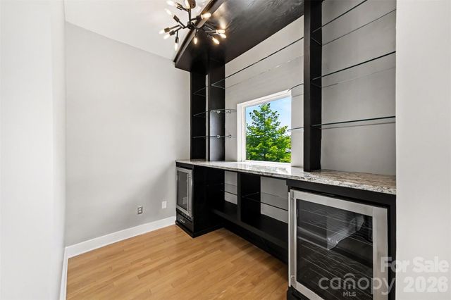 633 MCNINCH Street, Charlotte, NC 28208