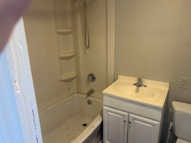 754 Lakeview Avenue 2Left, Lowell, MA 01850