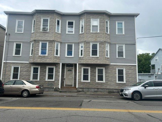 754 Lakeview Avenue 2Left, Lowell, MA 01850