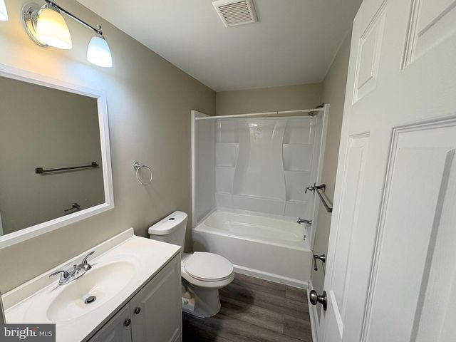 806 HIGH ST, Burlington, NJ 08016