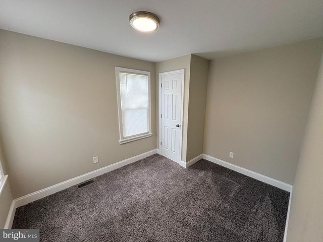 806 HIGH ST, Burlington, NJ 08016