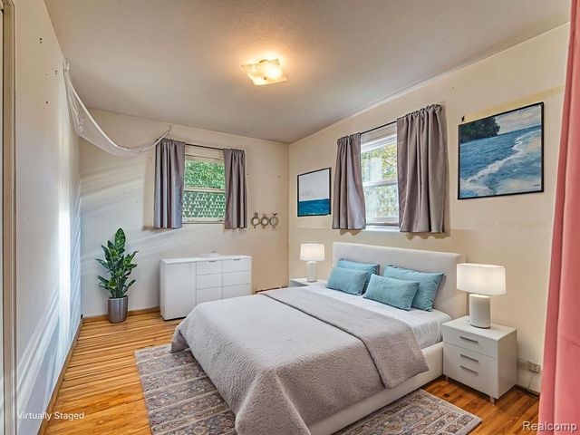 3245 Brookview Court, Adrian, MI 49221