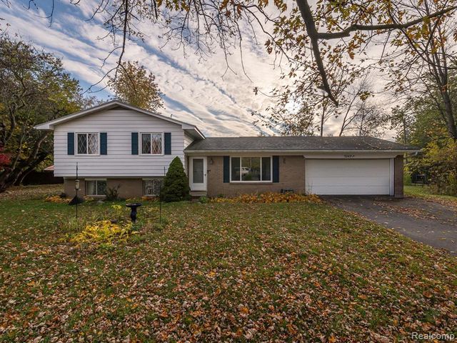 3245 Brookview Court, Adrian, MI 49221