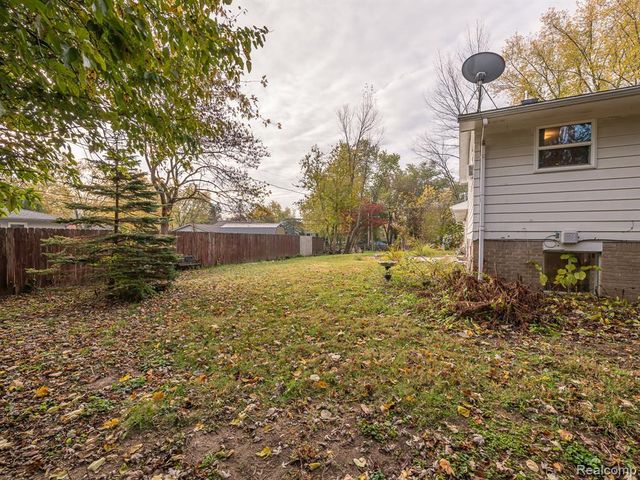 3245 Brookview Court, Adrian, MI 49221