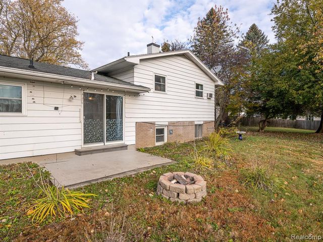 3245 Brookview Court, Adrian, MI 49221