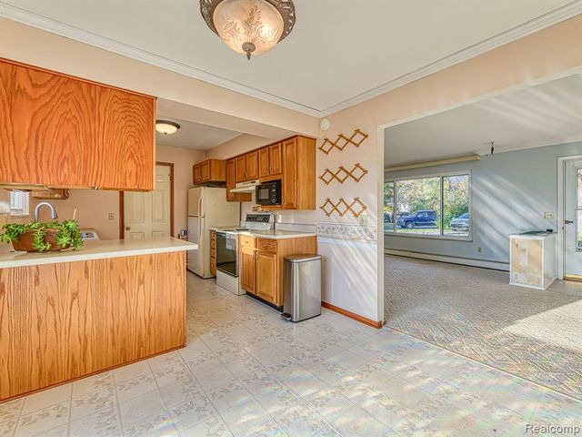 3245 Brookview Court, Adrian, MI 49221